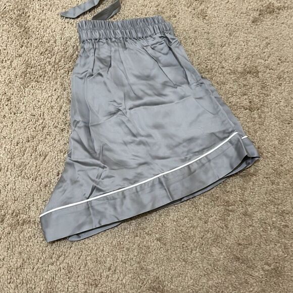 Ettitude Women's L Sateen Pajama Shorts Fog Gray Contemporary Minimalist New - Picture 3 of 10